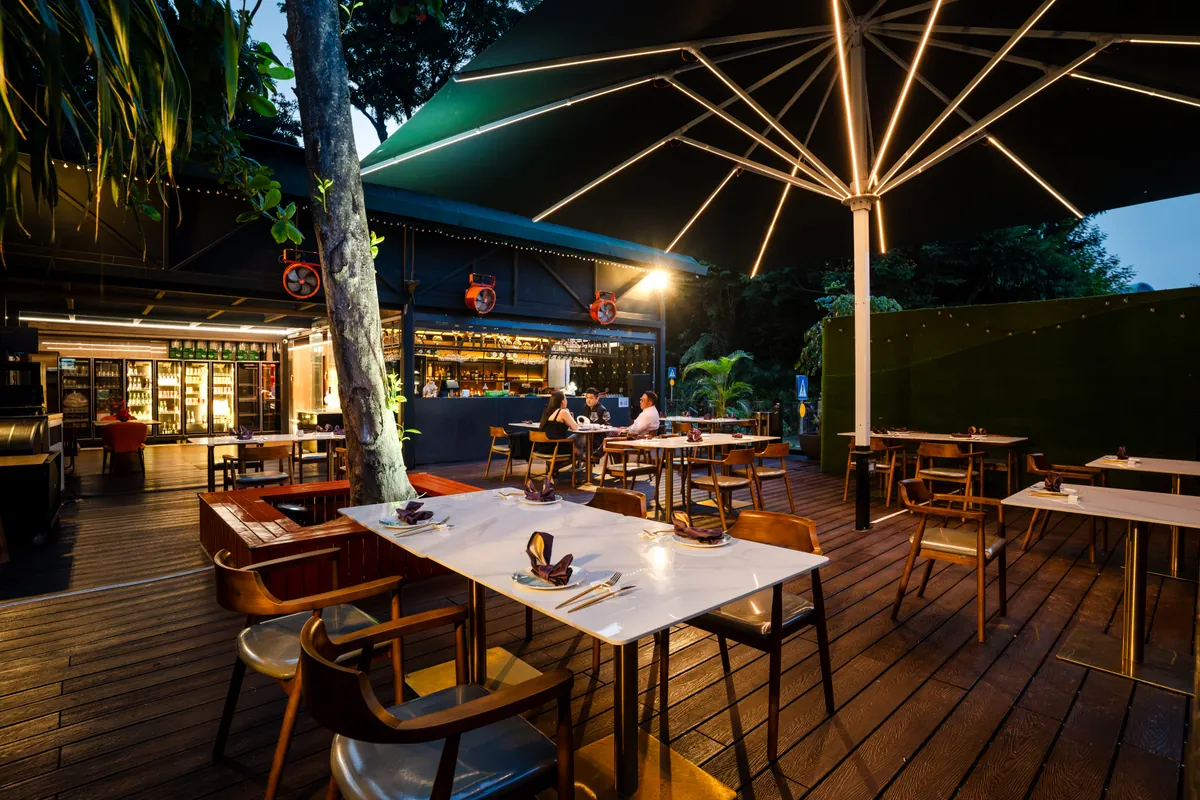 Outdoor Courtyard Bar